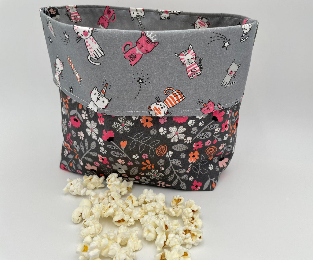 Reusable Popcorn Bag, Reusable Microwave Popcorn, Microwave Popcorn Cozy, Eco-Friendly Snack Holder - Kitty Floral Gray