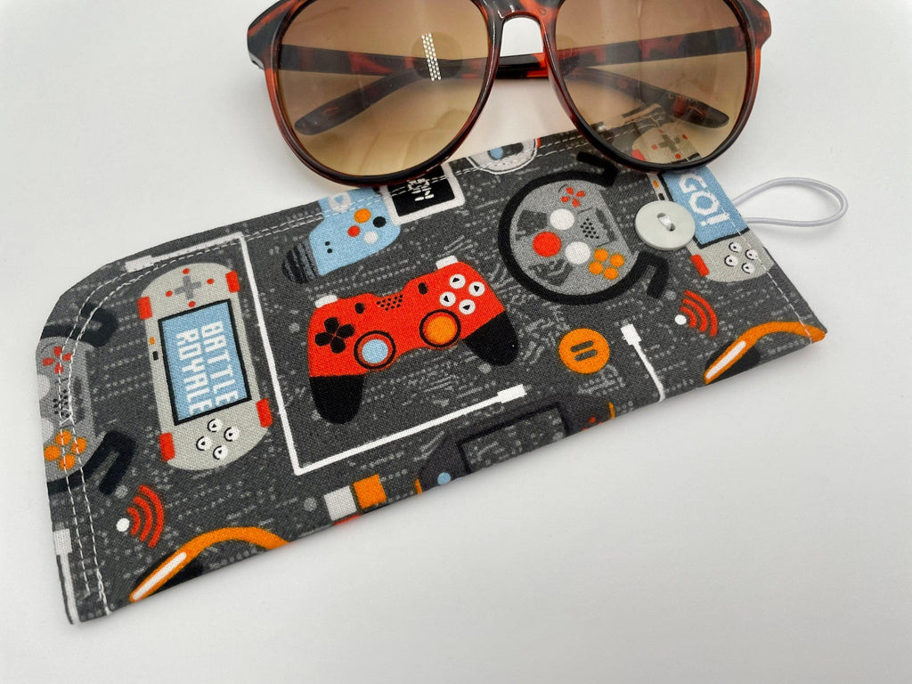 Fabric Eyeglass Case, Slip On Sunglass Sleeve, Reading Glasses Pouch, Eyeglass Holder - Video Gamer