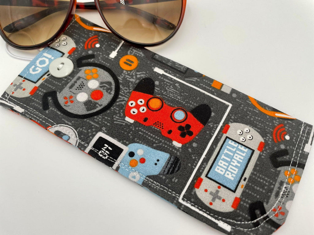 Fabric Eyeglass Case, Slip On Sunglass Sleeve, Reading Glasses Pouch, Eyeglass Holder - Video Gamer