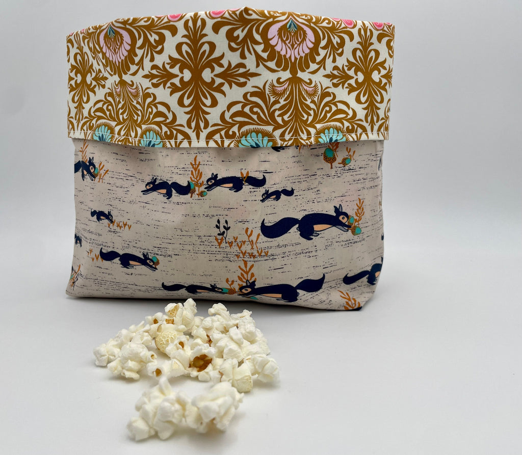 Reusable Popcorn Bag, Reusable Microwave Popcorn, Microwave Popcorn Cozy, Eco-Friendly Snack Holder - Squirrels