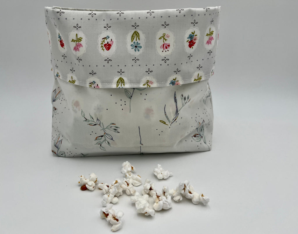 Reusable Popcorn Bag, Reusable Microwave Popcorn, Microwave Popcorn Cozy, Eco-Friendly Snack Holder - Dollhouse Floral