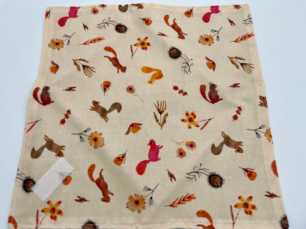 Reusable Sandwich Bag, Sandwich Wrap , Reusable Sandwich Mat, Sandwich Holder - Autumn Squirrel