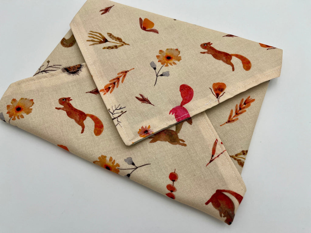 Reusable Sandwich Bag, Sandwich Wrap , Reusable Sandwich Mat, Sandwich Holder - Autumn Squirrel